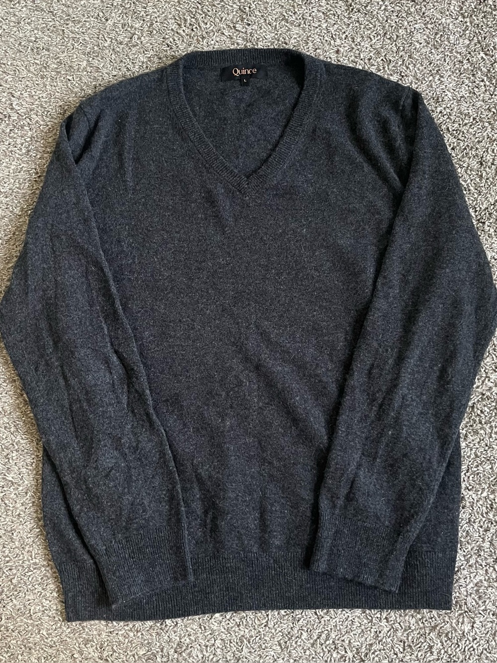 Quince Men's Gray V Neck 100% Cashmere Knit Pullover Sweater Quiet Luxury